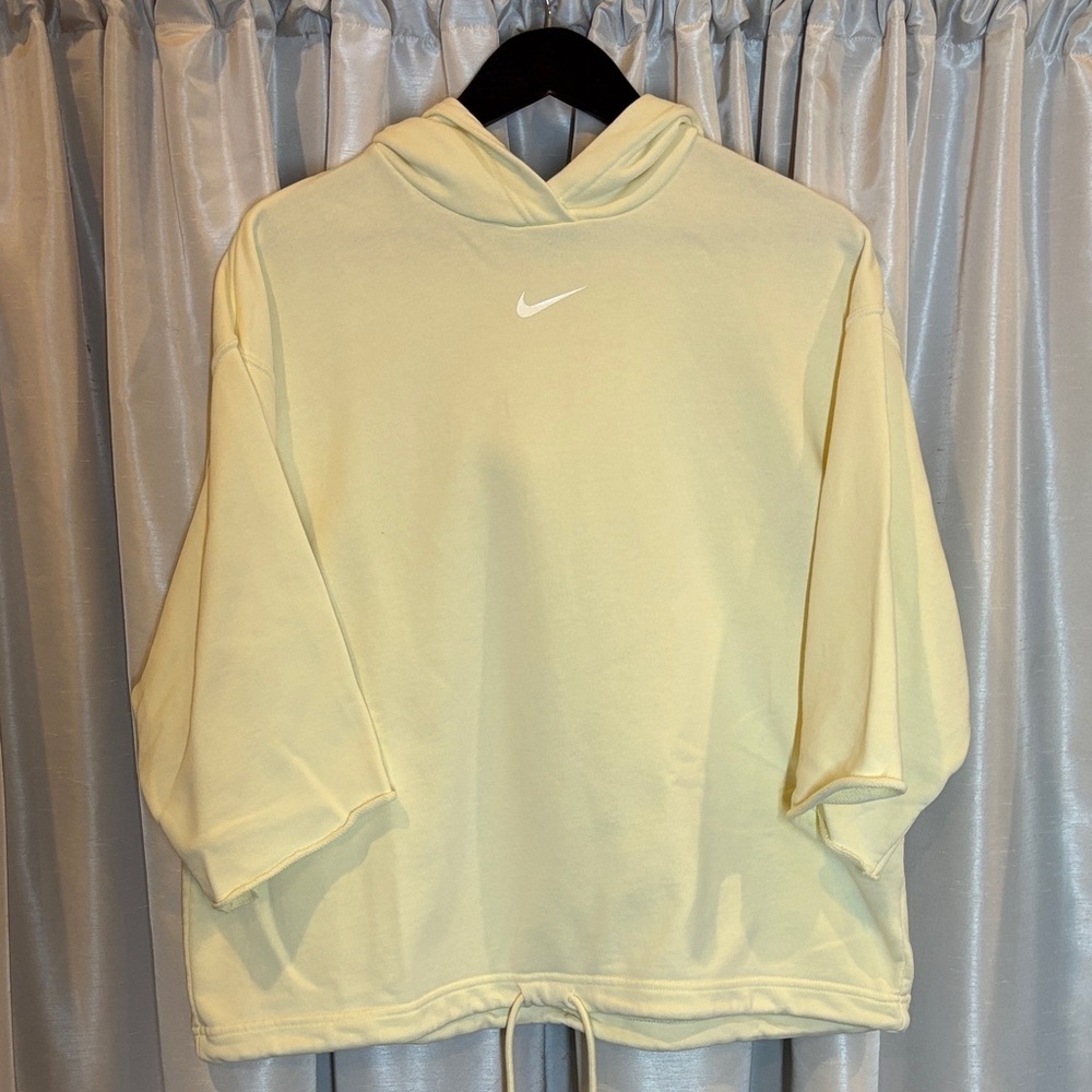 Nike Women’s Cream, butter yellow, Pullover Crop  Hoodie, size medium